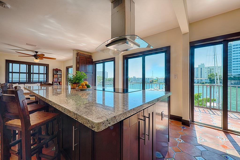 Miami Whitehouse Apartments North Bay Village Zimmer foto